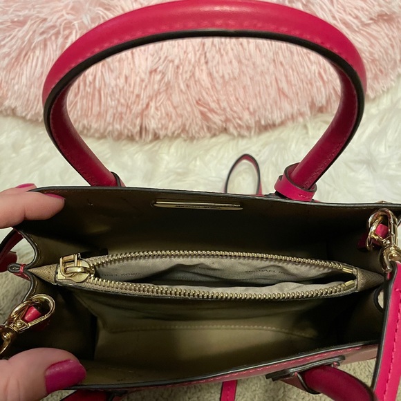 Michael Kors bright pink crossbody bag - Picture 5 of 5
